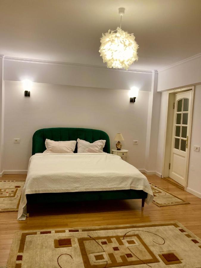 Chira Chiralina Classic Apartment Браїла Екстер'єр фото